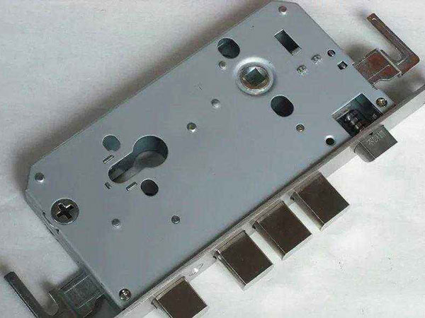 清流24小时上门开锁公司