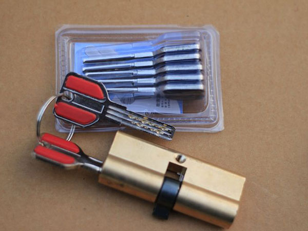 清流24小时上门开锁公司